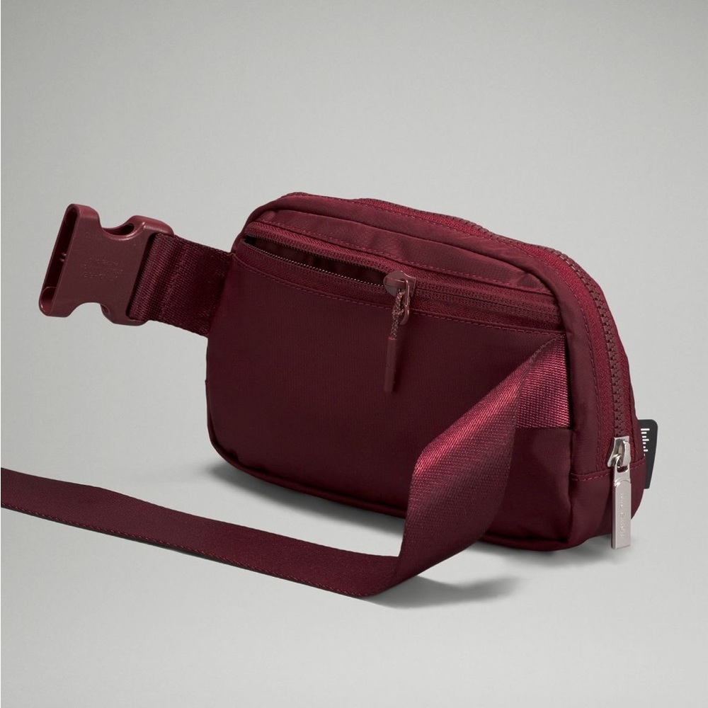 ✨Sold✨Lululemon • Everywhere Belt Bag - Picture 9 of 11